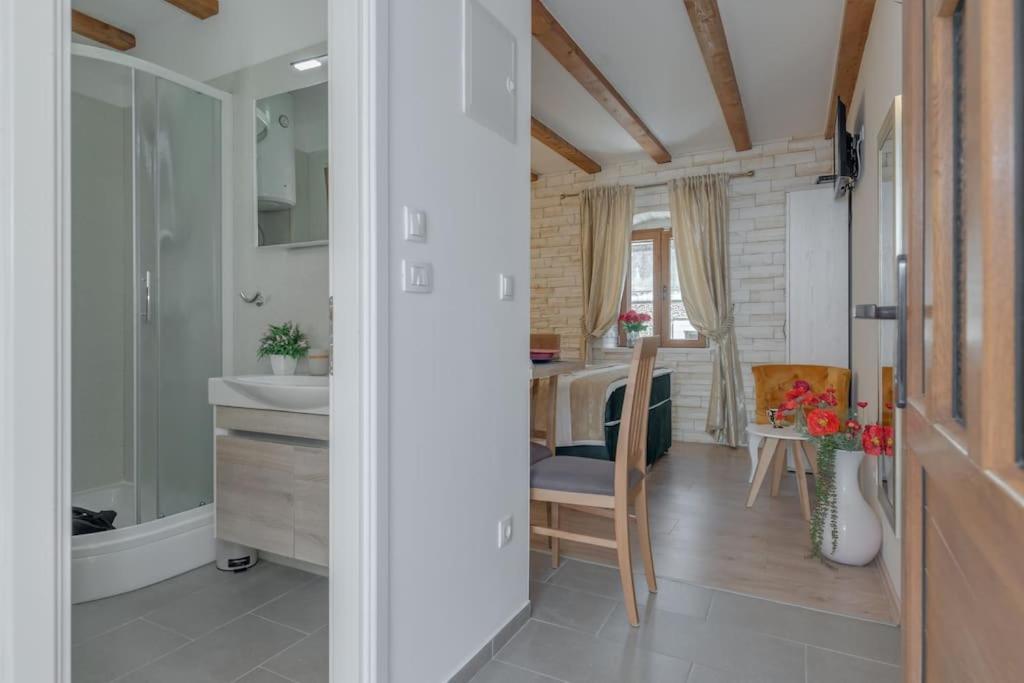 Diva 1,Stylish Old Town Studio Apartment Near Beach Split Buitenkant foto