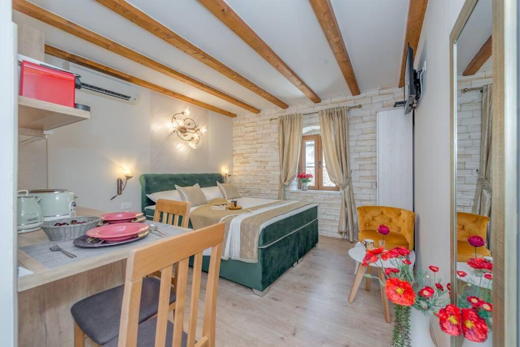 Diva 1,Stylish Old Town Studio Apartment Near Beach Split Buitenkant foto
