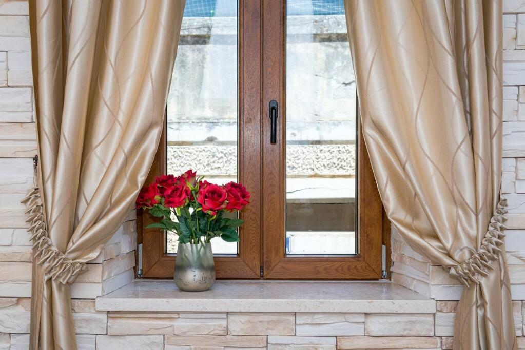 Diva 1,Stylish Old Town Studio Apartment Near Beach Split Buitenkant foto