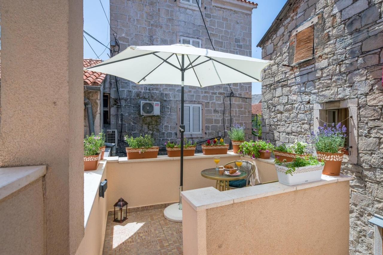 Diva 1,Stylish Old Town Studio Apartment Near Beach Split Buitenkant foto
